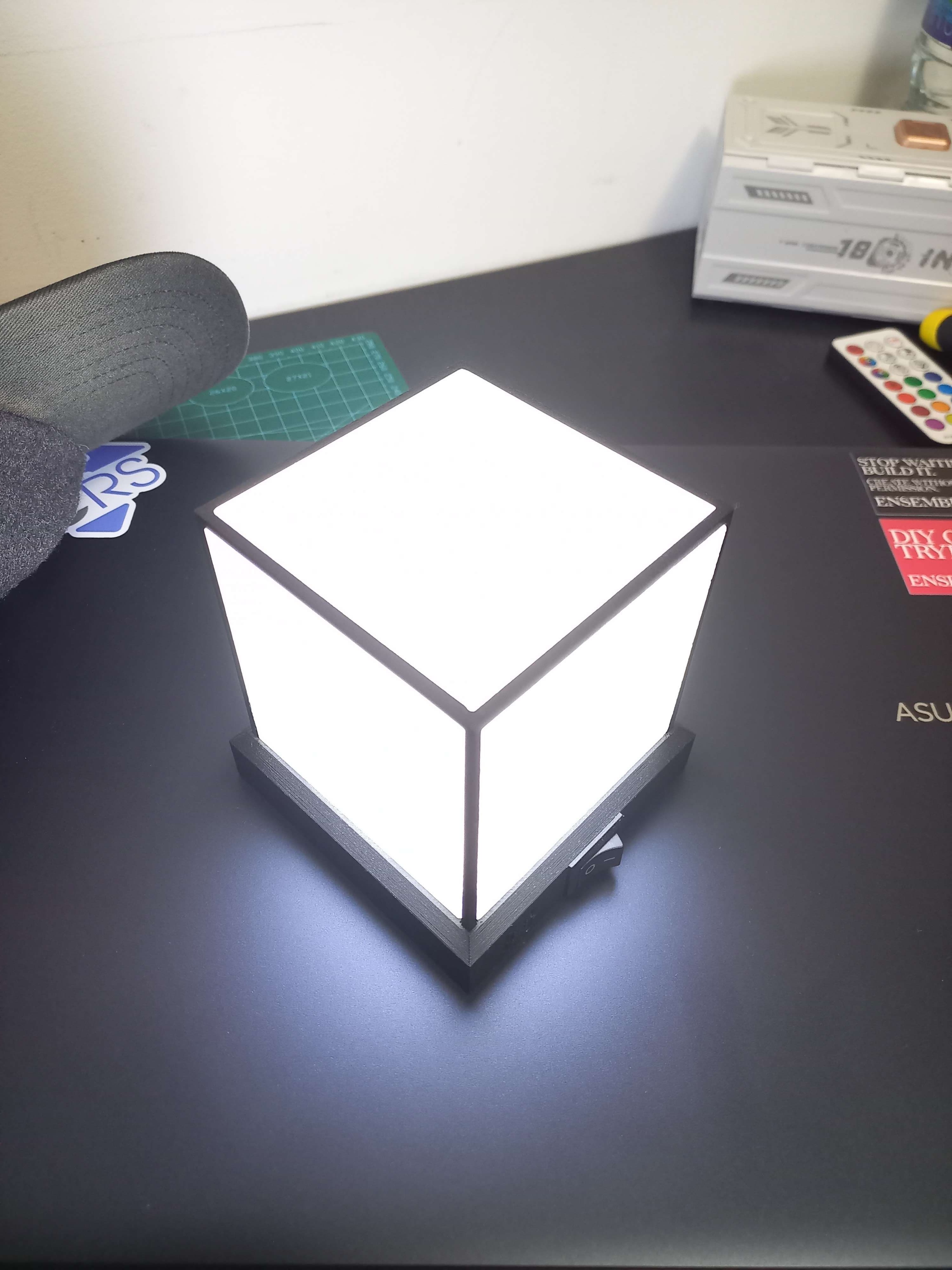 Cube Lamp 1