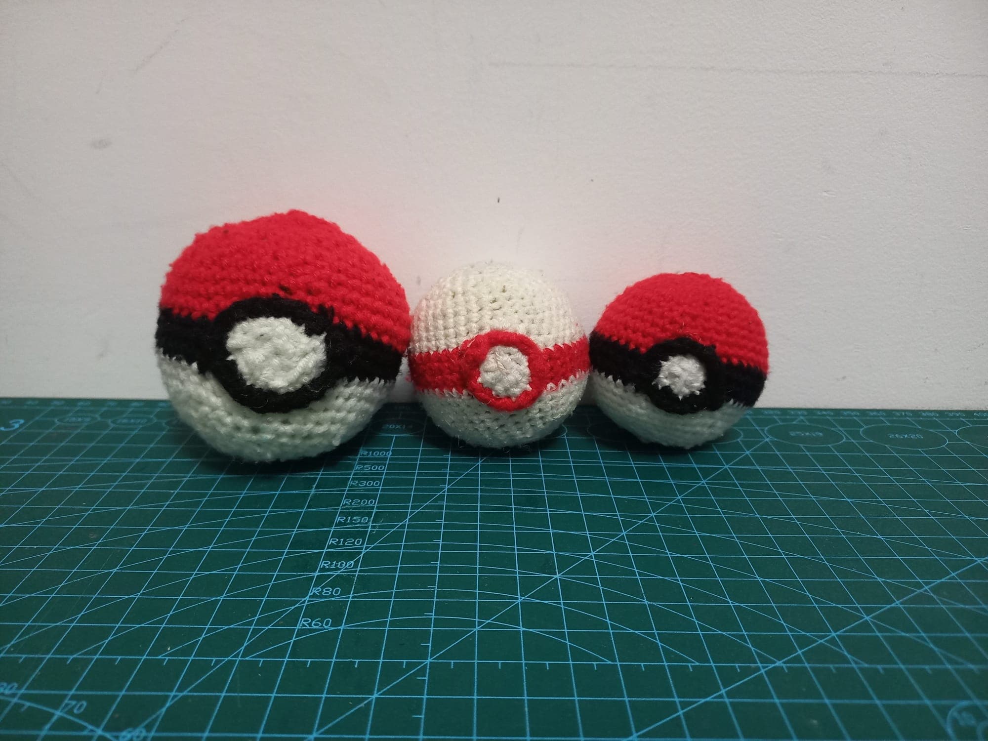 Crochet Pokéballs 1